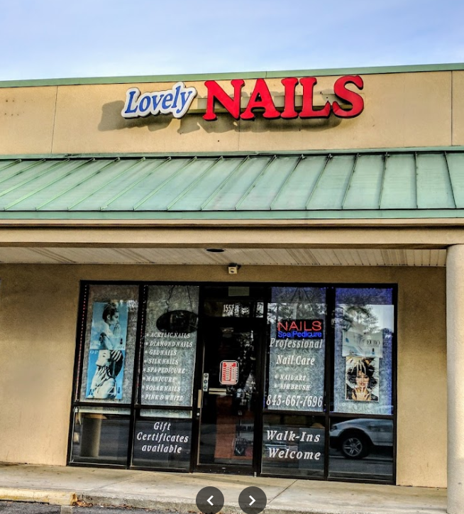 Lovely Nails Company Image